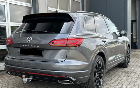 Volkswagen Touareg III, 2020 год, 3 820 000 рублей, 2 фотография