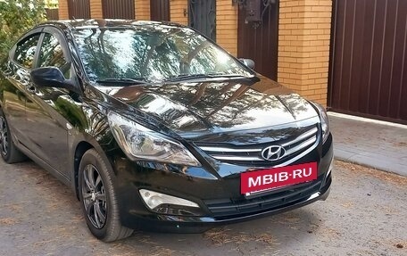 Hyundai Solaris II рестайлинг, 2015 год, 1 375 000 рублей, 2 фотография