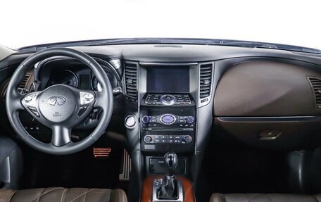 Infiniti QX70, 2013 год, 2 350 000 рублей, 9 фотография