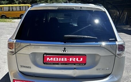 Mitsubishi Outlander III рестайлинг 3, 2013 год, 1 500 000 рублей, 2 фотография