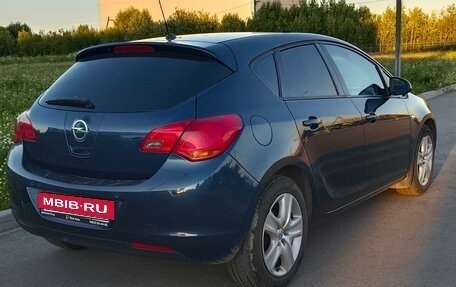 Opel Astra J, 2011 год, 705 000 рублей, 3 фотография