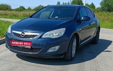 Opel Astra J, 2011 год, 705 000 рублей, 2 фотография