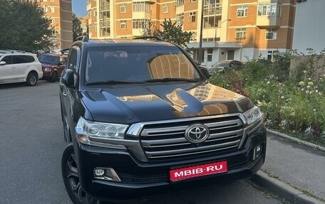 Toyota Land Cruiser 200, 2015 год, 6 499 000 рублей, 1 фотография