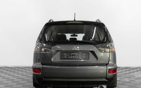 Mitsubishi Outlander III рестайлинг 3, 2011 год, 1 055 000 рублей, 5 фотография