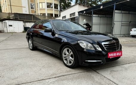 Mercedes-Benz E-Класс, 2011 год, 1 900 000 рублей, 3 фотография