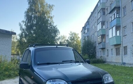 Chevrolet Niva I рестайлинг, 2005 год, 180 000 рублей, 1 фотография