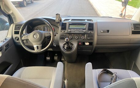 Volkswagen Multivan T5, 2010 год, 2 280 000 рублей, 11 фотография