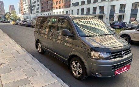 Volkswagen Multivan T5, 2010 год, 2 280 000 рублей, 2 фотография