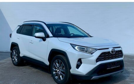 Toyota RAV4, 2022 год, 3 990 000 рублей, 3 фотография