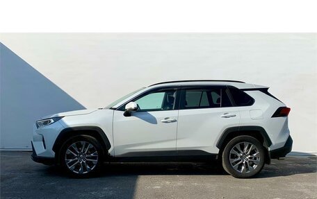 Toyota RAV4, 2022 год, 3 990 000 рублей, 8 фотография