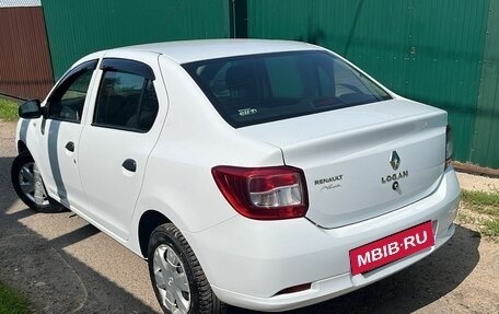 Renault Logan II, 2015 год, 820 000 рублей, 3 фотография