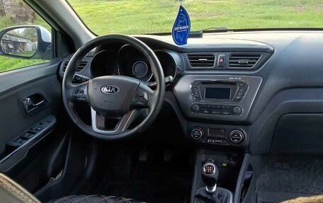 KIA Rio III рестайлинг, 2013 год, 950 000 рублей, 12 фотография