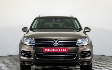 Volkswagen Touareg III, 2011 год, 1 797 000 рублей, 2 фотография