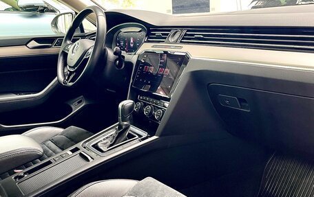 Volkswagen Passat B8 рестайлинг, 2018 год, 2 990 000 рублей, 31 фотография