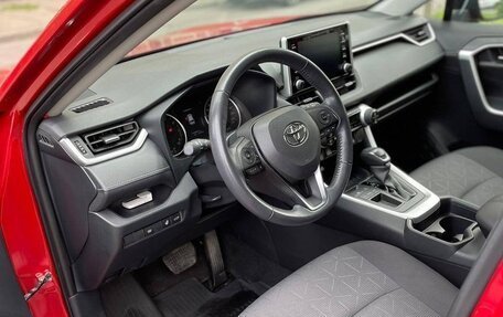 Toyota RAV4, 2021 год, 4 100 000 рублей, 13 фотография