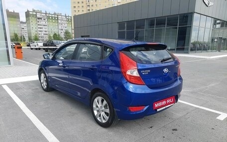 Hyundai Solaris II рестайлинг, 2011 год, 860 000 рублей, 4 фотография