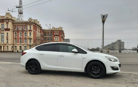 Opel Astra J, 2013 год, 1 050 000 рублей, 3 фотография