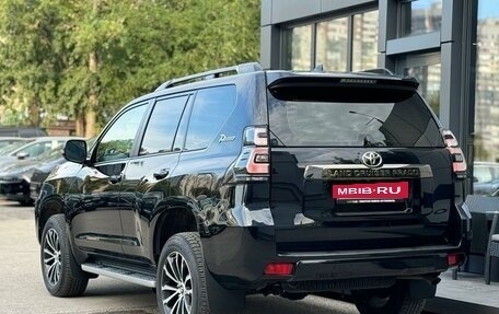 Toyota Land Cruiser Prado 150 рестайлинг 2, 2022 год, 8 000 000 рублей, 4 фотография