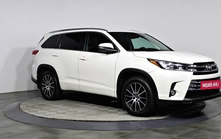 Toyota Highlander III, 2019 год, 4 240 000 рублей, 3 фотография