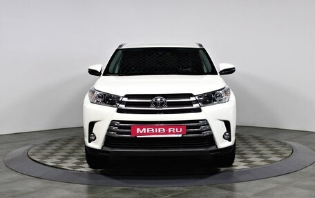 Toyota Highlander III, 2019 год, 4 240 000 рублей, 2 фотография