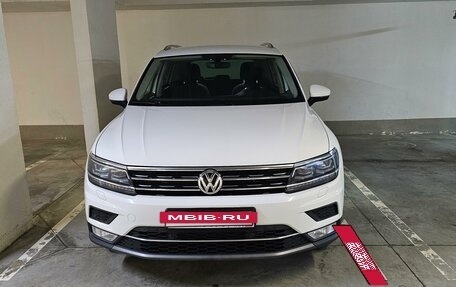 Volkswagen Tiguan II, 2017 год, 2 400 000 рублей, 2 фотография