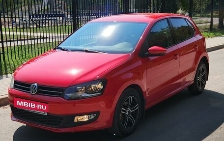 Volkswagen Polo VI (EU Market), 2011 год, 830 000 рублей, 2 фотография