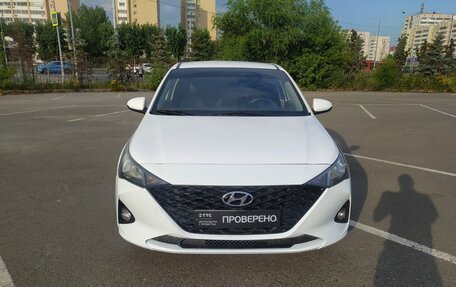 Hyundai Solaris II рестайлинг, 2021 год, 1 355 000 рублей, 2 фотография