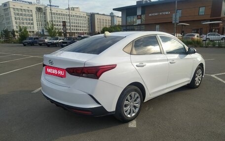 Hyundai Solaris II рестайлинг, 2021 год, 1 355 000 рублей, 5 фотография