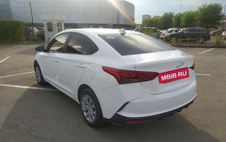 Hyundai Solaris II рестайлинг, 2021 год, 1 355 000 рублей, 7 фотография