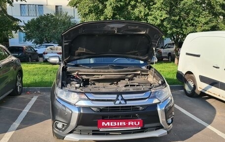 Mitsubishi Outlander III рестайлинг 3, 2017 год, 2 350 000 рублей, 4 фотография