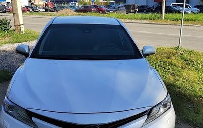 Toyota Camry, 2018 год, 3 050 000 рублей, 1 фотография