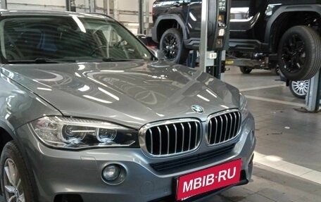 BMW X5, 2017 год, 3 300 000 рублей, 2 фотография