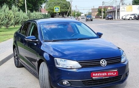 Volkswagen Jetta VI, 2012 год, 1 320 000 рублей, 2 фотография