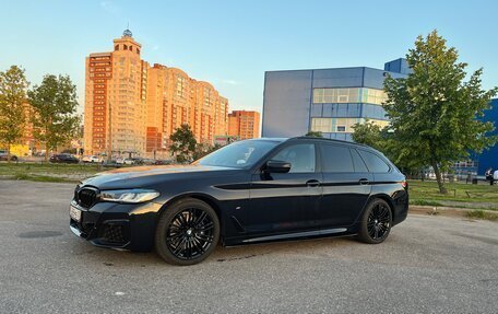 BMW 5 серия, 2019 год, 3 680 000 рублей, 2 фотография