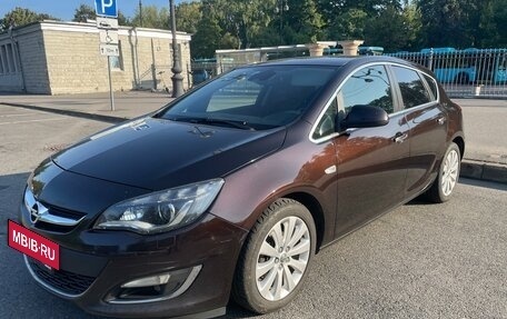 Opel Astra J, 2013 год, 1 050 000 рублей, 6 фотография