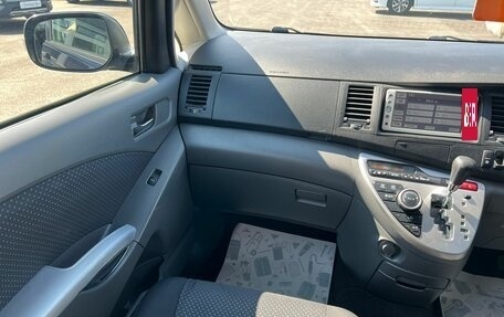 Toyota ISis I, 2010 год, 1 259 000 рублей, 14 фотография