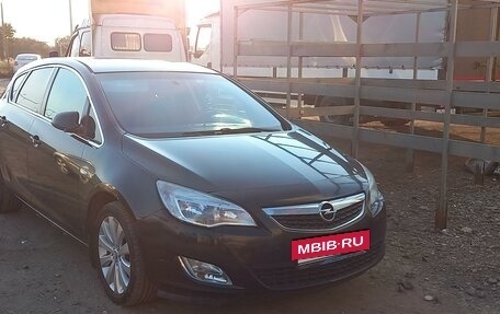 Opel Astra J, 2011 год, 550 000 рублей, 2 фотография