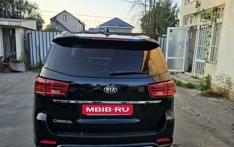 KIA Carnival III, 2019 год, 3 050 000 рублей, 6 фотография