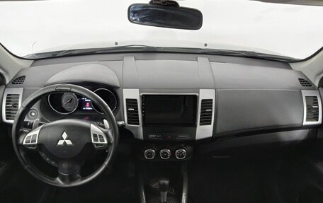 Mitsubishi Outlander III рестайлинг 3, 2010 год, 1 250 000 рублей, 11 фотография