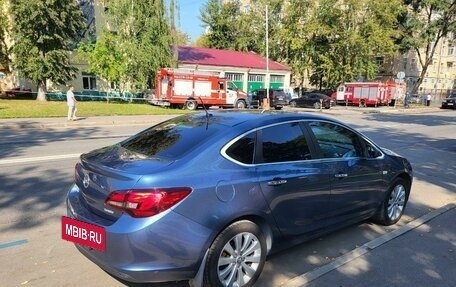 Opel Astra J, 2013 год, 950 000 рублей, 2 фотография