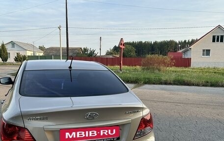 Hyundai Solaris II рестайлинг, 2013 год, 855 000 рублей, 6 фотография