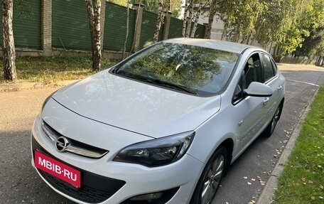 Opel Astra J, 2014 год, 996 000 рублей, 1 фотография