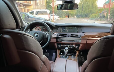 BMW 5 серия, 2010 год, 2 650 000 рублей, 11 фотография