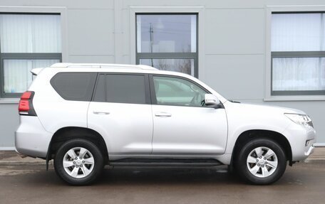 Toyota Land Cruiser Prado 150 рестайлинг 2, 2020 год, 5 099 000 рублей, 4 фотография