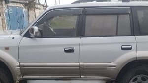 Toyota Land Cruiser Prado 90 рестайлинг, 2001 год, 1 500 000 рублей, 3 фотография