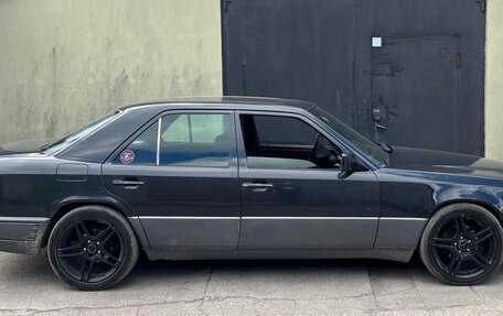 Mercedes-Benz W124, 1985 год, 380 000 рублей, 3 фотография