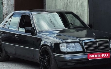 Mercedes-Benz W124, 1985 год, 380 000 рублей, 2 фотография