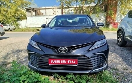 Toyota Camry, 2022 год, 2 700 000 рублей, 1 фотография