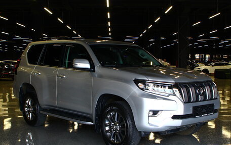 Toyota Land Cruiser Prado 150 рестайлинг 2, 2018 год, 6 900 000 рублей, 1 фотография