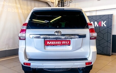 Toyota Land Cruiser Prado 150 рестайлинг 2, 2015 год, 4 003 200 рублей, 9 фотография